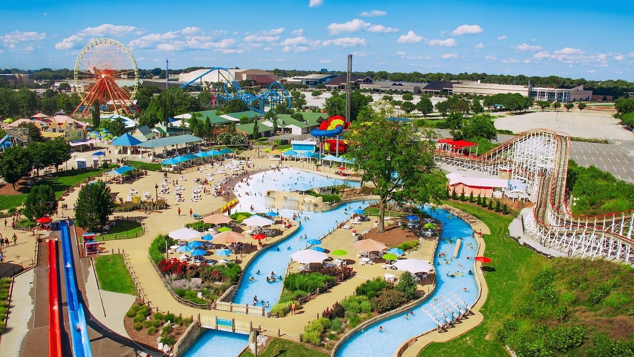 Kentucky Kingdom and Hurricane Bay
The amusement park and water park (and restaurant) between Interstate 65 and Interstate 264 hire summer help every year. For anyone who enjoys family-oriented fun, this is an ideal place to work.