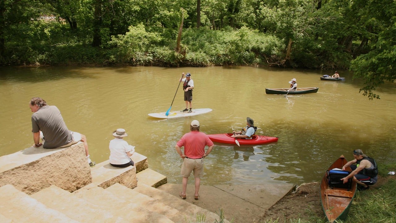 Parklands of Floyds Fork
Creekside Paddling Access
Nearby the Gheens Foundation Lodge, the Creekside Paddling Access shares parking with the facilities in the Robert W. Rounsavall, Jr. Family Foundation Creekside Center. Visitors can use a small road for boat drop-offs. 
