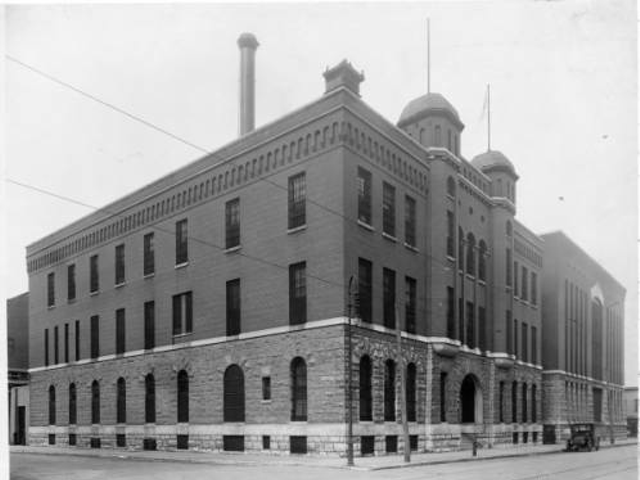 Archival photo of the jail in downtown Louisville.