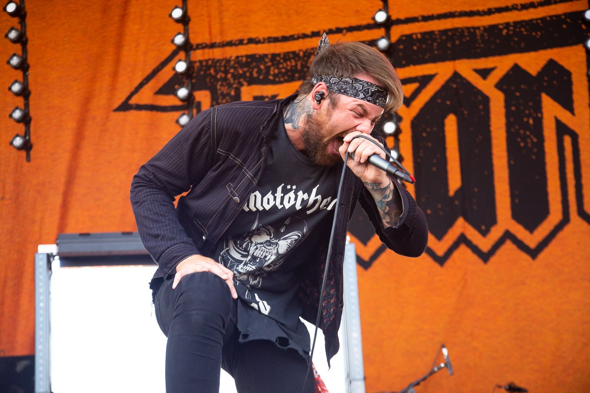 Beartooth at Louder Than Life. |  Photo by Nik Vechery.