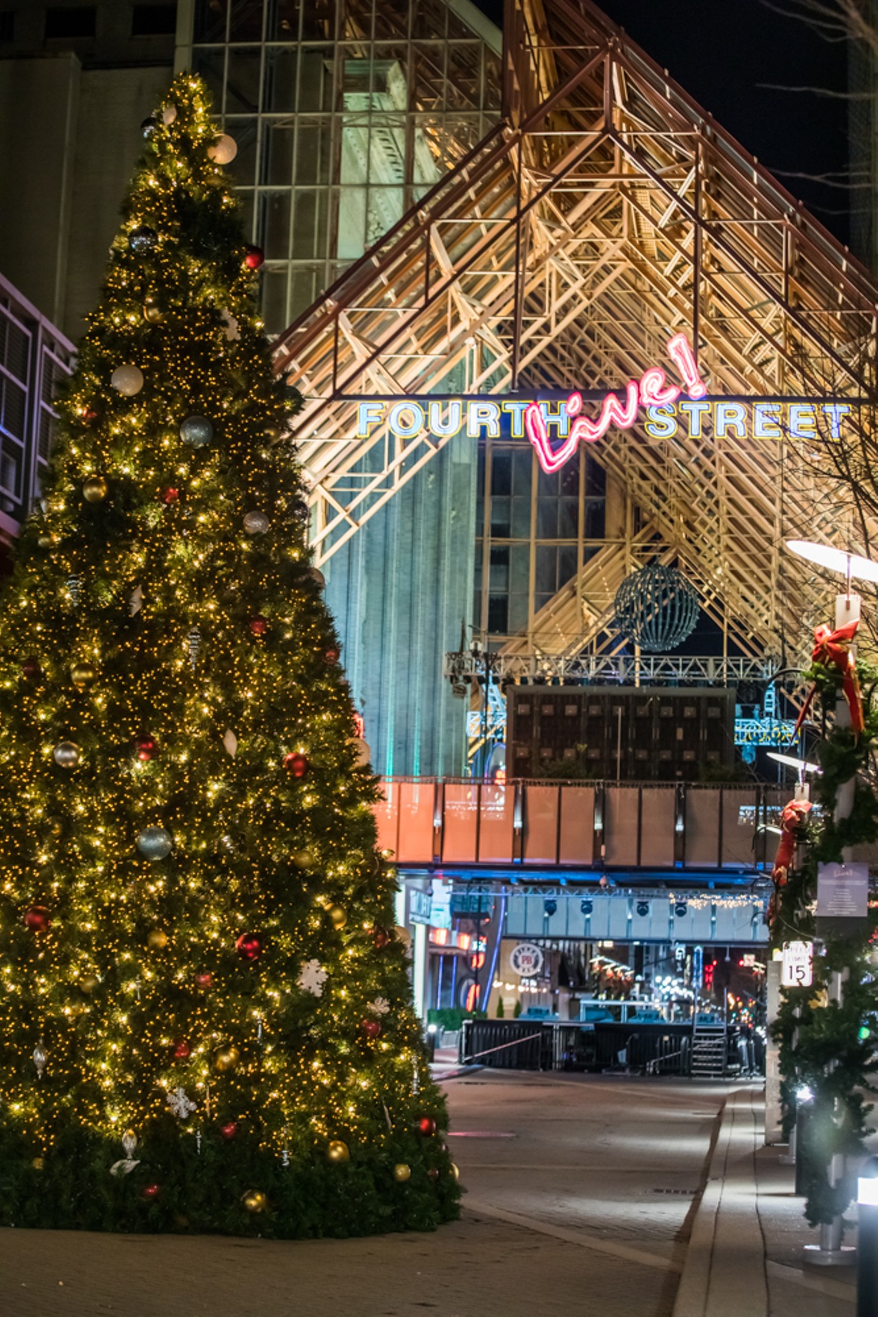 Louisville Is Lit Photos Of The Best Light Displays Around Town