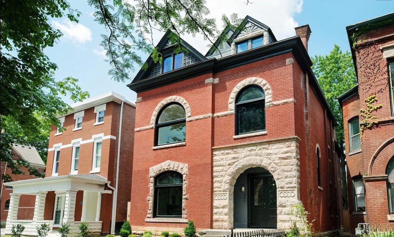 PHOTOS: Renovated 1880 Victorian Home In Old Louisville