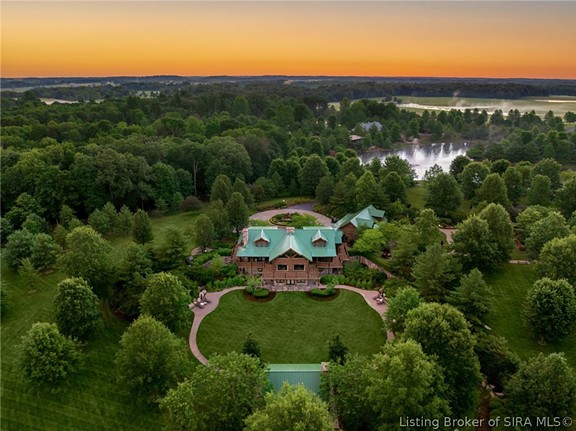 PHOTOS: This Southern Indiana Mansion Has A 1950s-Style Diner In It