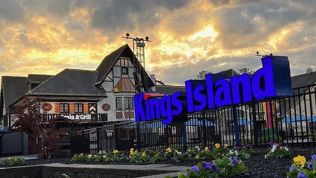 See what offers Kings Island has for Louisville residents this weekend