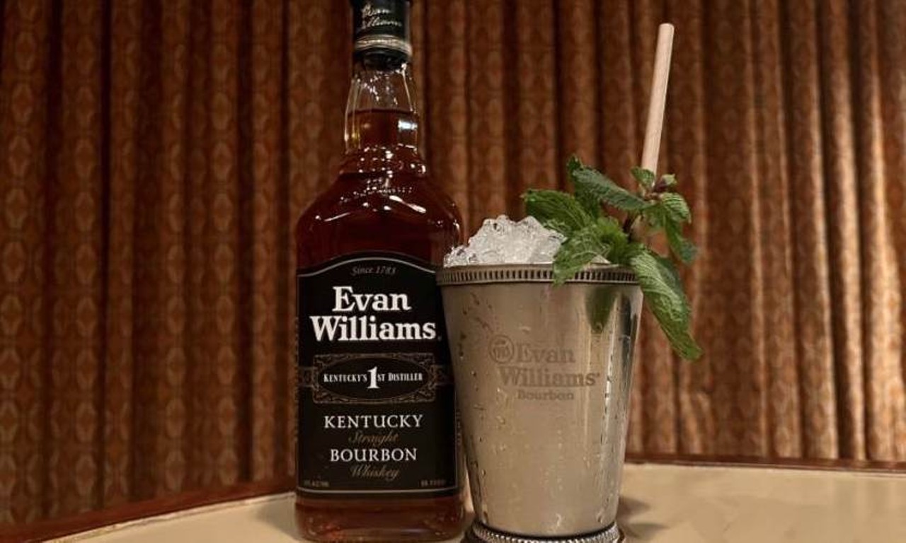 Mint Julep Mingle
Friday, May 3
Evan Williams Bourbon Experience | $50 | 21+
Celebrate the night before the “most exciting two minutes in sports” at Evan Williams’ Mint Julep Mingle, an evening full of music, Bourbon Cocktails, local flavors, and fun. Each ticket includes a mint julep at our Make-Your-Own Mint Julep bar, hors d’oeuvres with Kentucky flair, self-guided tours and Bourbon Tastings. Live music in the Speakeasy will feature Old Lou’s Ragtime Band. Trackside attire is encouraged!