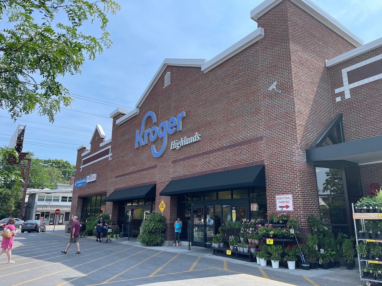 Highlands Kroger Nickname: Krogay, Singles Kroger
The most divisive Kroger in greater Louisville. To East Enders, it's awful. To others, well, it's the Middletown/Prospect Kroger of the area.
