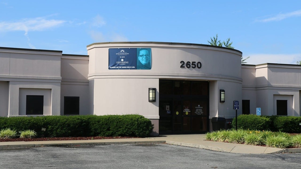 3. US DOJ Alleges Kentucky Is Breaking Federal Law With Lack Of Mental Health Services In Louisville
US DOJ Alleges Kentucky Is Breaking Federal Law With Lack Of Mental Health Services In Louisville
On Tuesday, August 27, the United States Department of Justice said it has “reasonable cause to believe” that Kentucky is violating the Americans with Disabilities Act (ADA) in the Louisville metro area for segregating adults with mental illness into psychiatric hospitals instead of providing care in integrated community settings.
According to the DOJ, every year, thousands of people are admitted to psychiatric hospitals in Louisville, with more than a thousand people experiencing multiple admissions to these “restrictive and often traumatizing settings,” the DOJ said in its statement.