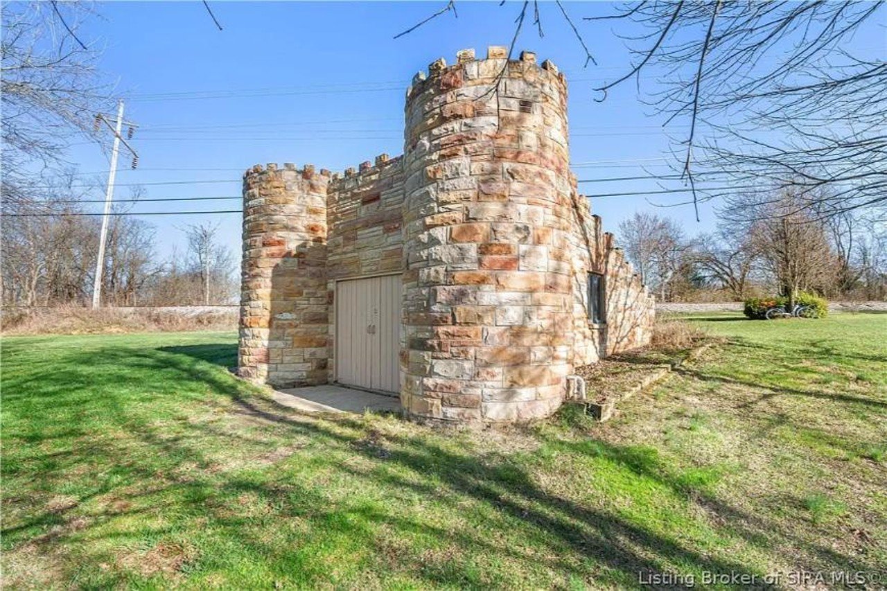 This Charlestown, Indiana, Castle Comes With Its Own Moat
