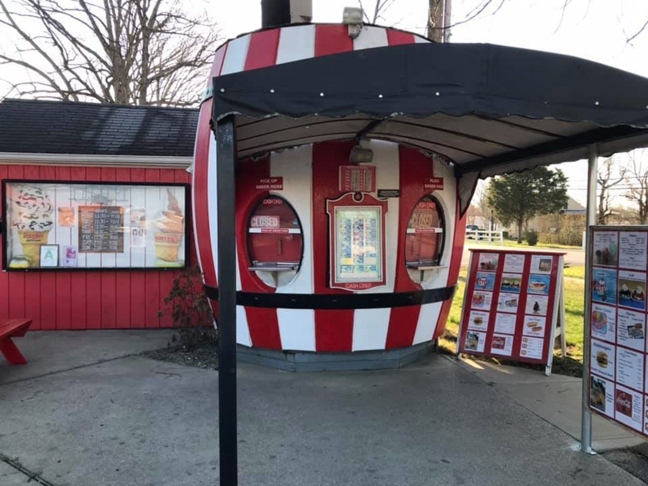 The Barrel Of Fun Ice Cream
9421 Smyrna Pkwy
You&#146;ll recognize this ice cream stand pretty quickly once you see it: it&#146;s shaped exactly like its name suggests. They serve plenty of ice cream scoops, plus sundaes, snow cones, banana splits, burgers, pretzels, and chili dogs. 
Photo via facebook.com/The-Barrel-of-Fun-Ice-Cream-115167418576447/